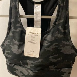 New Size 6 SMALL Fabletics Sports Bra in Camo